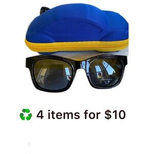 Black kids Sunglasses with Blue and Yellow Car Case NWOT